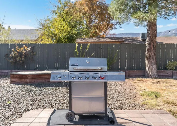 Relaxing 3br Getaway Close To Vineyards With Shared Hot Tub *