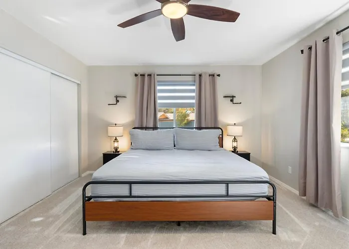 Relaxing 3br Getaway Close To Vineyards With Shared Hot Tub Cottonwood