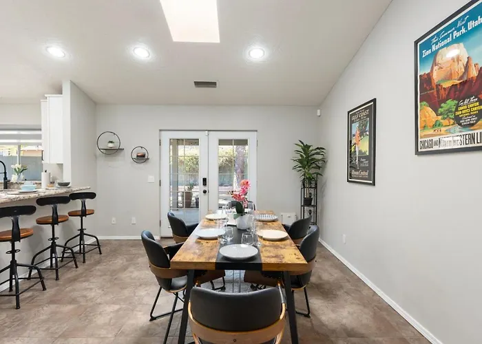 Relaxing 3br Getaway Close To Vineyards With Shared Hot Tub Holiday home