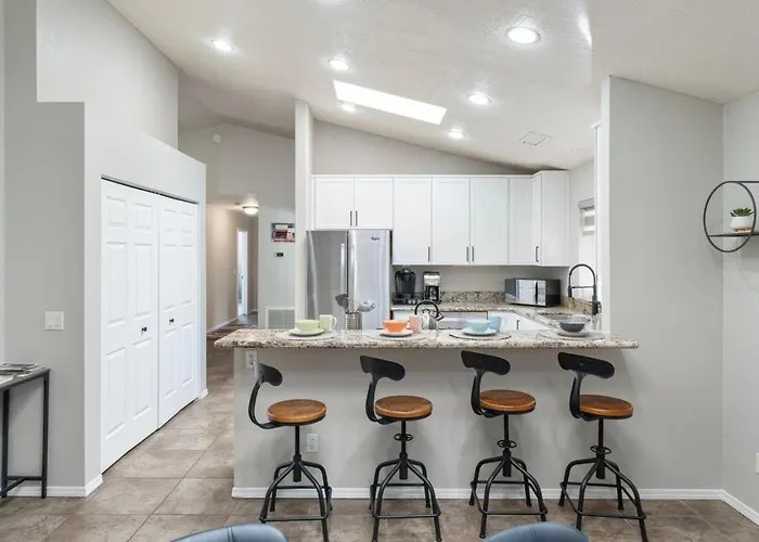Relaxing 3br Getaway Close To Vineyards With Shared Hot Tub